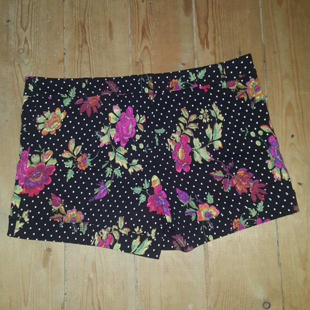 Shorts - Picture 2 of 2